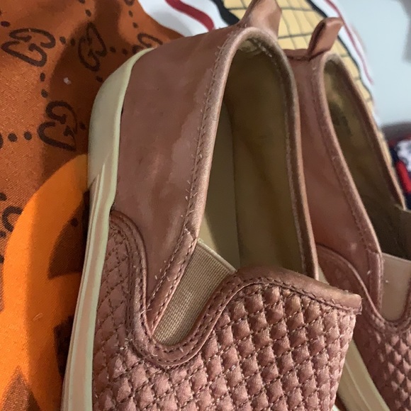 Pink call it spring shoe… - Picture 17 of 17